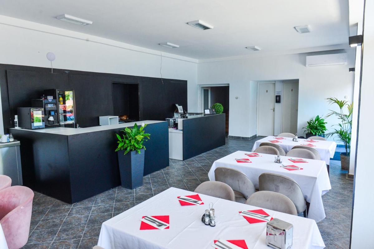 Elmeny Balaton Hotel Alsoors Ngoại thất bức ảnh