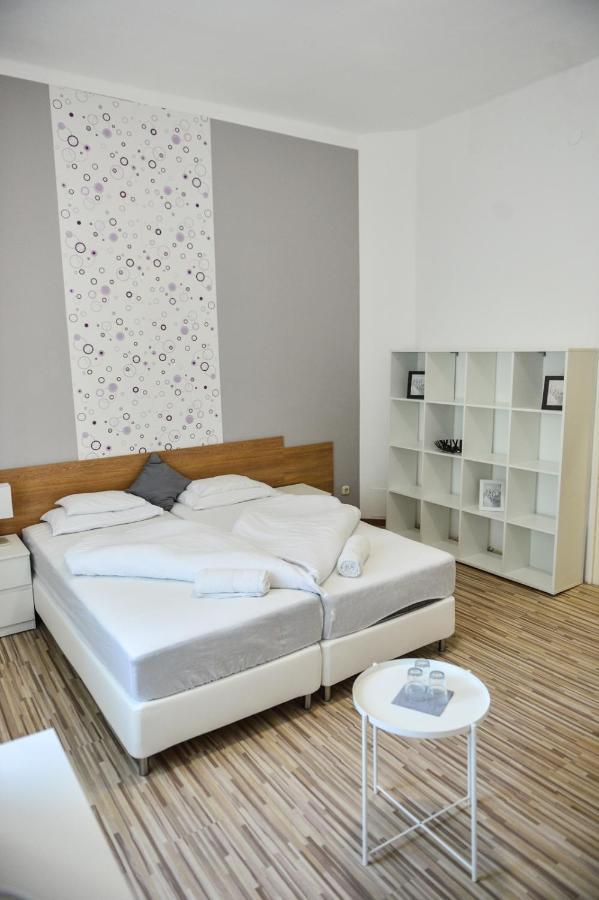 Elmeny Balaton Hotel Alsoors Ngoại thất bức ảnh